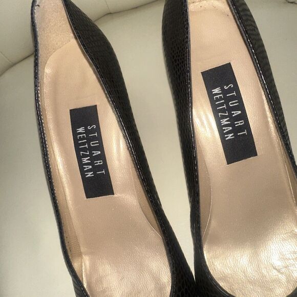 Stuart Weitzman Black Studded Leather Gold Metal Cap Toe Heel Accent Sz 7.5 AAAA - Picture 9 of 10